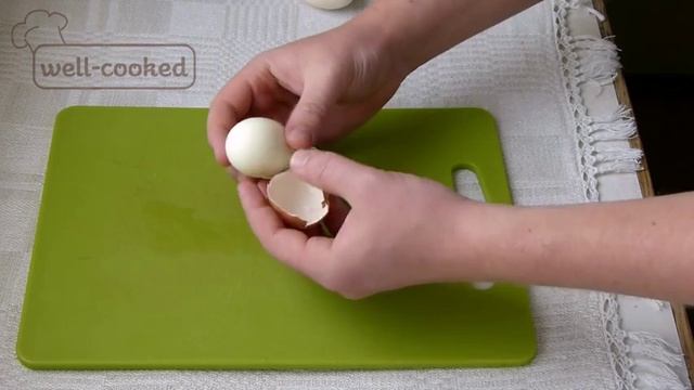 #022 Как быстро почистить яйца от скорлупы - секреты от well-cooked смотреть онлайн