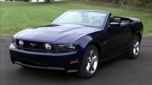2010 Ford Mustang GT Convertible. смотреть онлайн