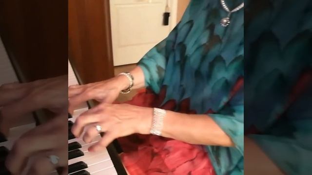 Мама поет и играет танго смотреть онлайн