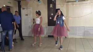 Сестрёнки поздравляют старшую сестру  песня переделка