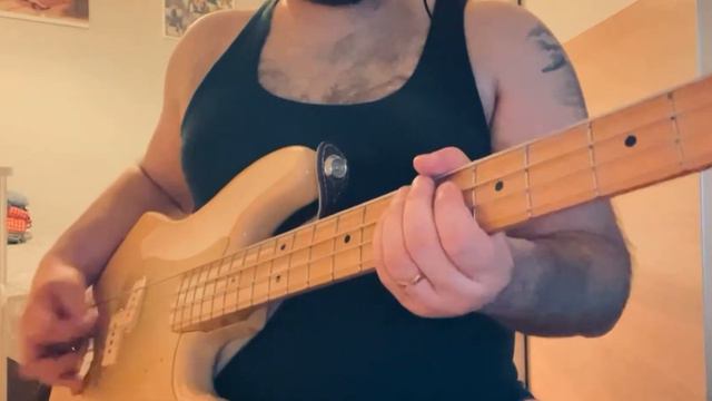 Sire V3 vs Fender Precision (pick funk) Ampeg PF-20T смотреть онлайн