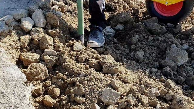 ТРОПИНКИ МЕЖДУ ГРЯДКАМИ./ Обустройство огорода на участке. смотреть онлайн