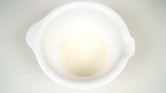 Гигантский рулет Милка Тендер. Бисквитный рулет Milka Tender с вишней | Milka Tender Cherry смотреть онлайн