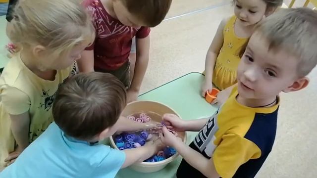 "Опыты с водой и предметами"- средняя группа смотреть онлайн
