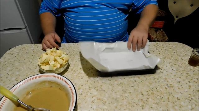 Шарлотка с яблоками (отличный и быстрый рецепт). смотреть онлайн