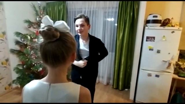 ФАНТ. МАОУ № 94. 8-9 классы. Английский язык. "Рождественская семейная история" смотреть онлайн