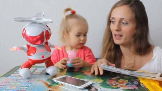 Диско робот обзор игрушки Disco robo Tosy Танцуем вместе с новой игрушкой и Свинка Пеппа смотреть онлайн