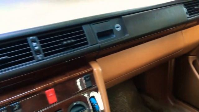 Mercedes-Benz w124 E280 5-speed Rear Headrest Dropping смотреть онлайн