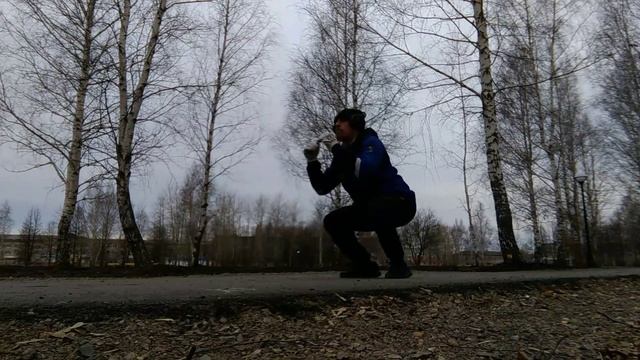 Утренняя пробежка 3 км + отжимания+ присед+ попеременные выпады смотреть онлайн