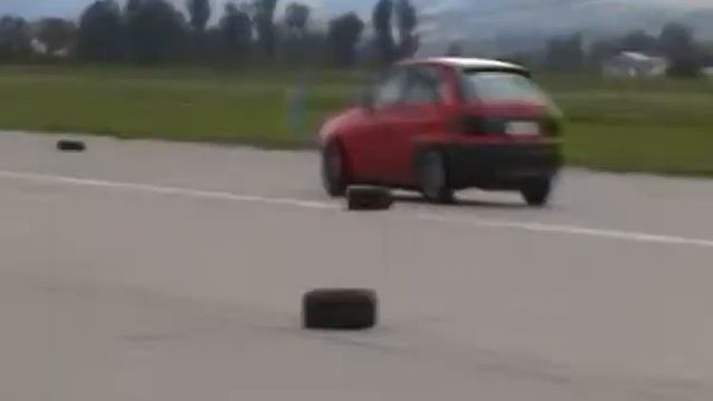Opel Astra 4x4 C20LET vs Renault 5 turbo смотреть онлайн