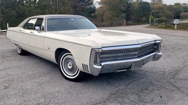 Автомобиль Chrysler Imperial  LeBaron 1969 года - технические характеристики автомобиля.