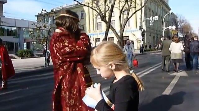 Минин и Пожарский ведут просветительскую работу 4 ноября 2013 г. Краснодар смотреть онлайн