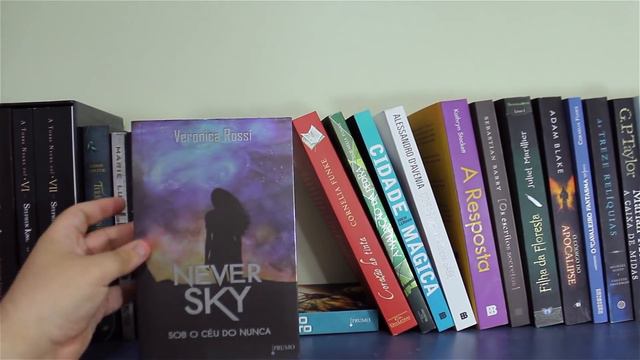 Bookshelf Tour | Tour Pela Estante (2014) смотреть онлайн