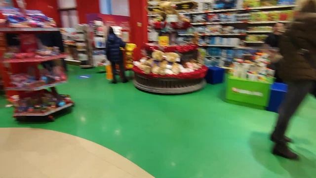 Прага! посещение магазина игрушек Hamleys! Обзор галерея Стальных Скульптур Прага смотреть онлайн