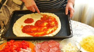 Пицца в духовке,очень вкусная.