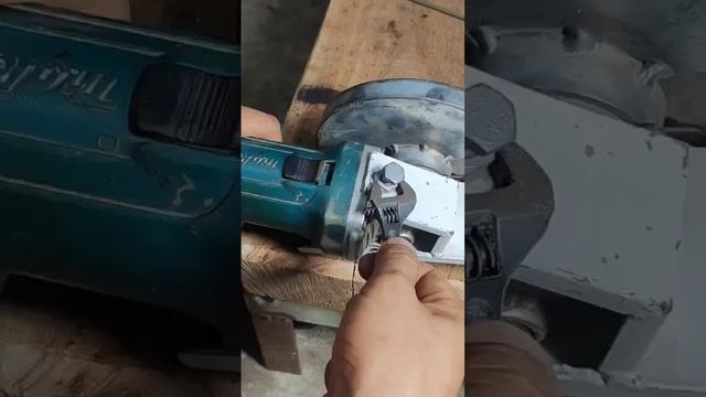 #diy , tự chế đế cưa gỗ và bảo vệ đĩa cho máy mài góc, cưa gỗ an toàn hiệu quả смотреть онлайн