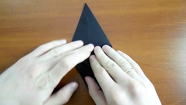 Как сделать ворону из бумаги / Оригами ворона схема / Оригами из бумаги смотреть онлайн