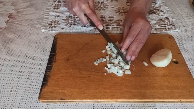 Крабовый салат. Рецепт салата с крабовыми палочками и кукурузой смотреть онлайн