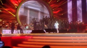 Аль Бано с хором Александрова и дирижер Тото Кутуньо)