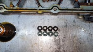 Wolkswagen Golf 1.6L BSE Закидывает свечу 4цилиндра маслом. Замена маслосъемных колпачков.