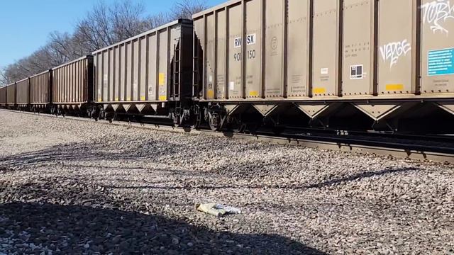 THE DOUBLE TRAINS OF THE BNSF & UP! IS THIS THE SAFEST WAY TO RUN TRAINS OR MORE PROFITABLE WAY🤔 смотреть онлайн