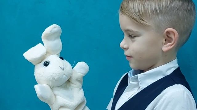 Игрушка-перчатка на руку заяц для кукольного театра, уши двигаются от веревочек смотреть онлайн