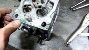 причина стука ГБЦ на Т 40.