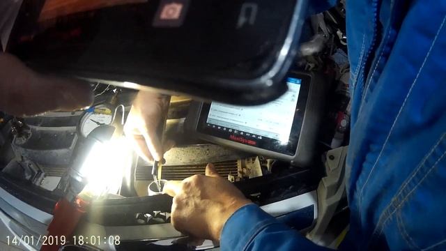Диагностика MB GL 350 DI Не запускается на холодную смотреть онлайн