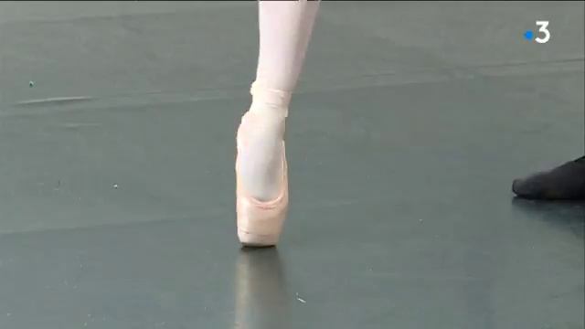 Une école de danse perpignanaise au sommet смотреть онлайн