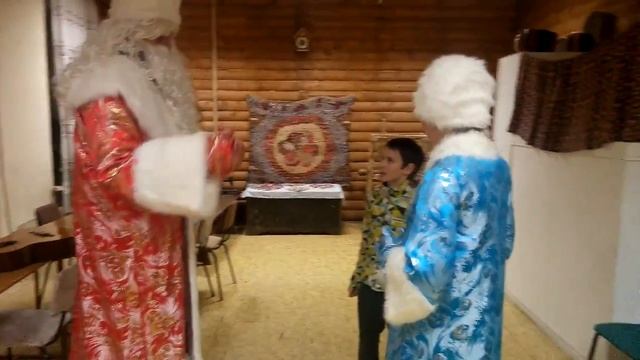 Если нравится тебе игра с Дедушкой и Снегурочкой)) смотреть онлайн