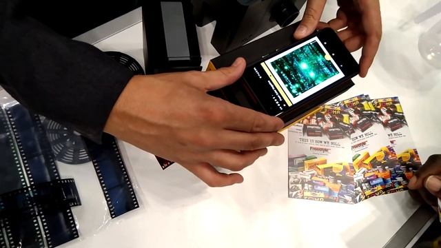 Kodak Mobile Film Scanner смотреть онлайн