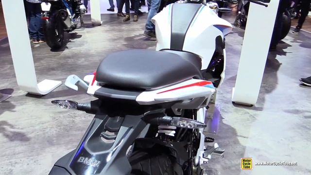 2018 BMW G310 R - Walkaround - 2017 EICMA Milan смотреть онлайн