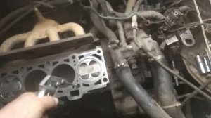 Замена прокладки ГБЦ и герметика постели распредвалов и клапанной крышки  2110, 2112 16V