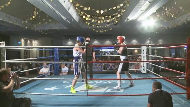 Georgina "The Brawl" Hall vs Shannon "The Dark Horse" Lawson смотреть онлайн