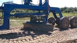 Самодельный грейдер в действии