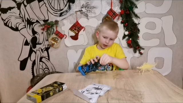 Динозавры. Распаковка. Сборка смотреть онлайн