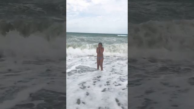 Я на море . Шикарные волны. Это Крым детка ! смотреть онлайн