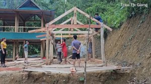 Build a wooden house in the forest, build a wooden kitchen