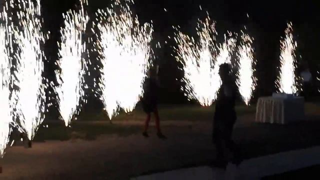 вынос праздничного торта,холодные фейерверки,фонтаны смотреть онлайн