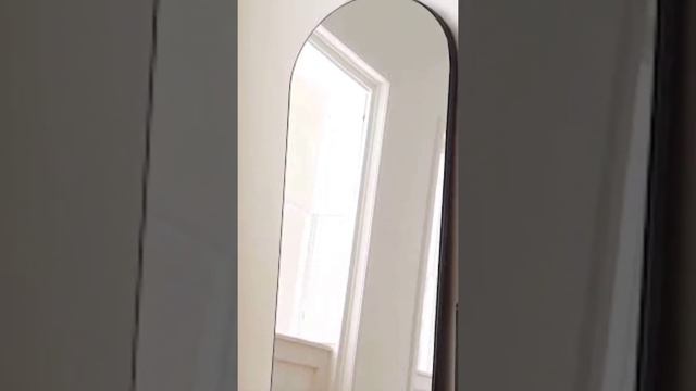 Eisoptrophobia (Fear Of Mirrors) смотреть онлайн