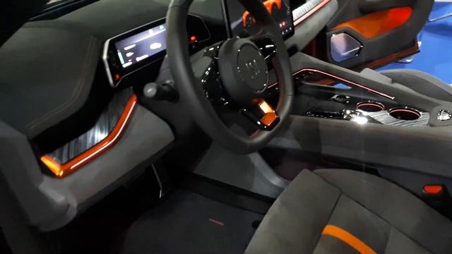 Новинка: электромобиль Zeekr 001 (на выставке Interavto 2023) смотреть онлайн