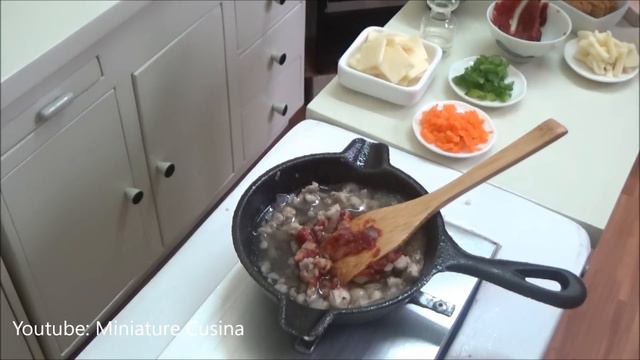 Miniature Food Cooking: Cheesy Meaty Spaghetti Sauce (mini food)