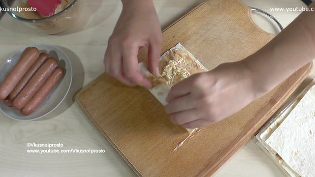 Закуска #Перекус из лаваша на скорую руку / Сосиски в лаваше / Вкусно и Просто смотреть онлайн
