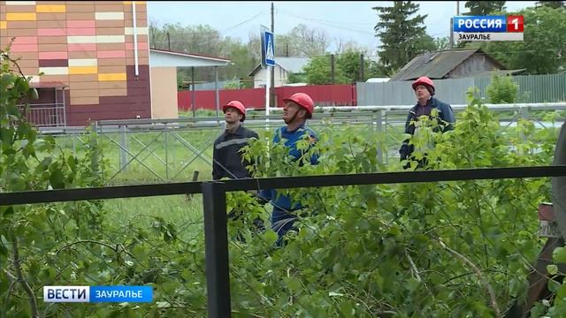Ураганным ветром в селе Каширино посносило крыши смотреть онлайн