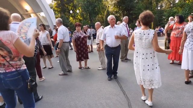 А Я РОЗТАНУ, ЛИШЕ В ТВОЇХ РУКАХ! ТАНЦЫ ХАРЬКОВ СЧАСТЛИВЫЕ МОМЕНТЫ смотреть онлайн