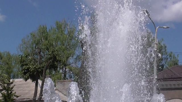 Фонтан Щекино Тульская область. Гуляла сняла видео