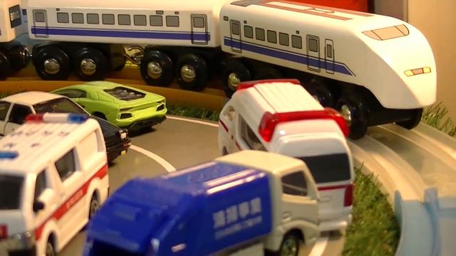 🚈🚂BRIO 2021 HD compilation 20 different BRIO Wooden Toy trains and locomotives (03870 z multi) смотреть онлайн