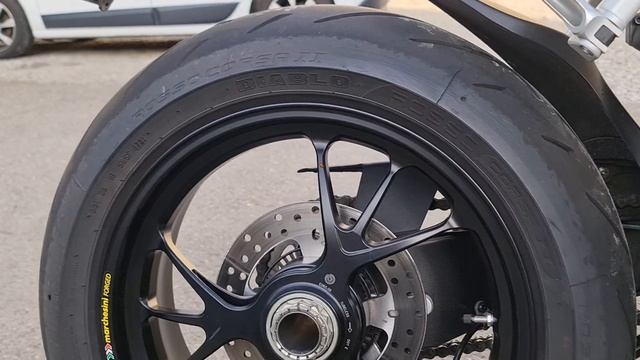 Хочу купить Ducati Streetfighter V4S 2021 смотреть онлайн