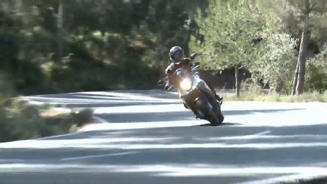 Test Honda VFR 800 X Crossrunner : puissance haut perchée ! смотреть онлайн