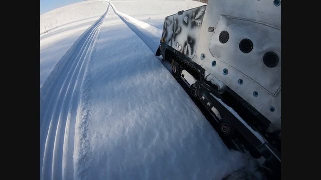 Снег,мотобуксировщики, лес. смотреть онлайн